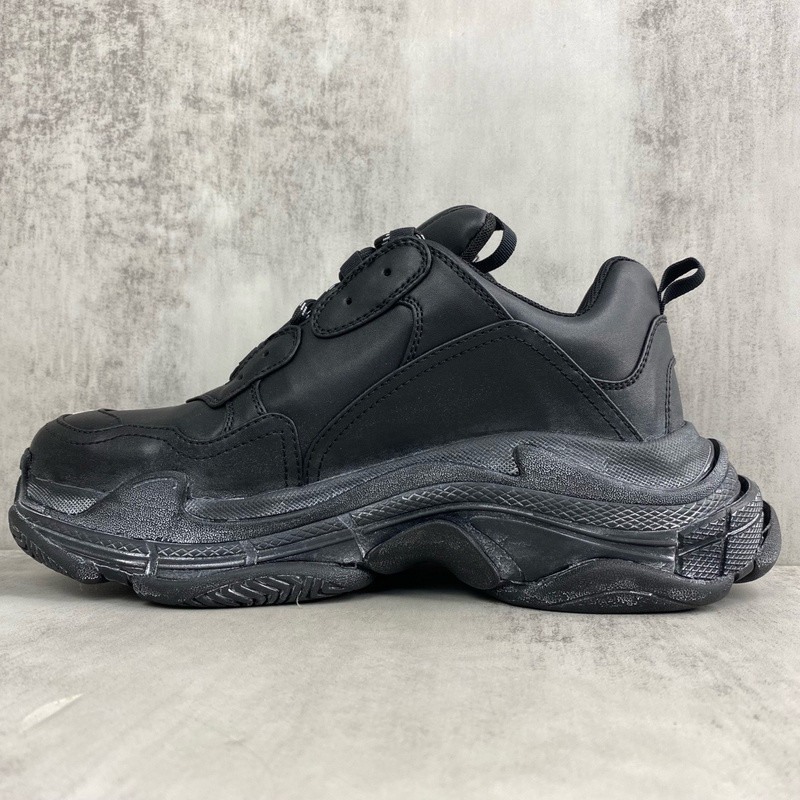 BALENCIAGA TRIPLE S