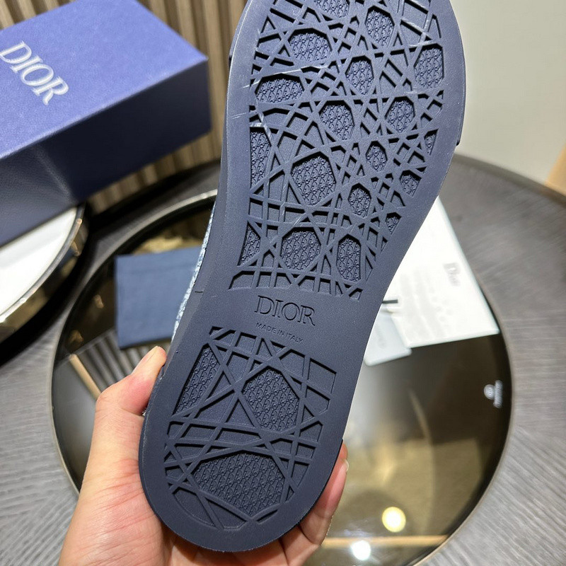 DR B33 SNEAKER