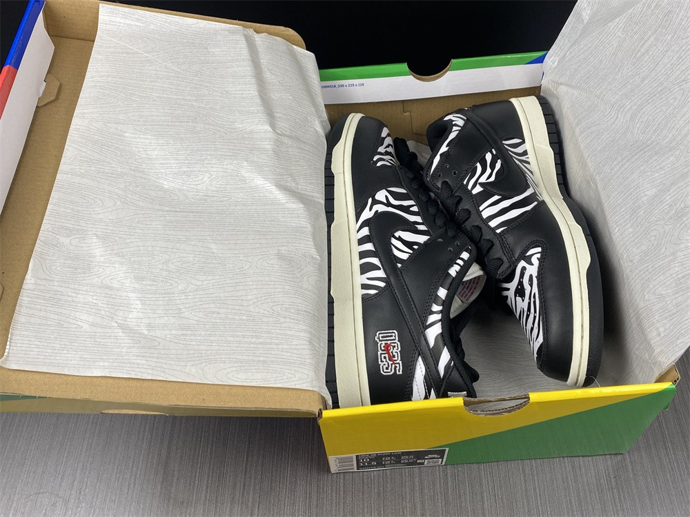 QUARTERSNACKS X NIKE DUNK LOW SB 