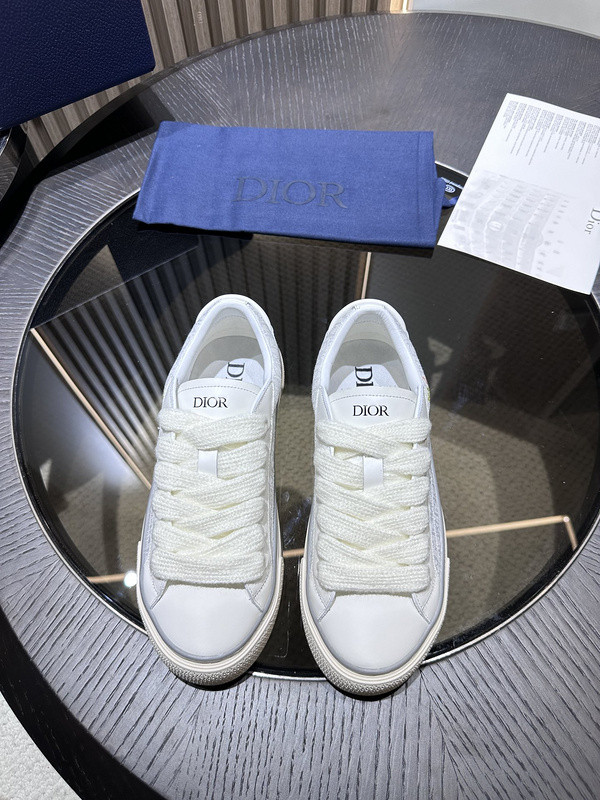 DR B33 SNEAKER