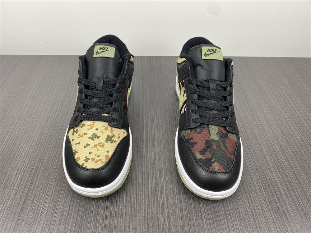 NIKE DUNK LOW SE 