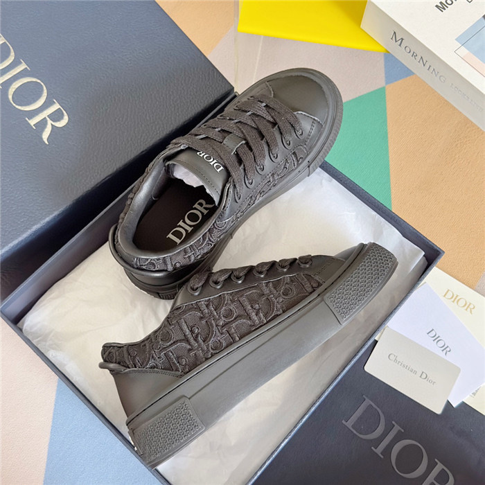 DR B33 SNEAKER