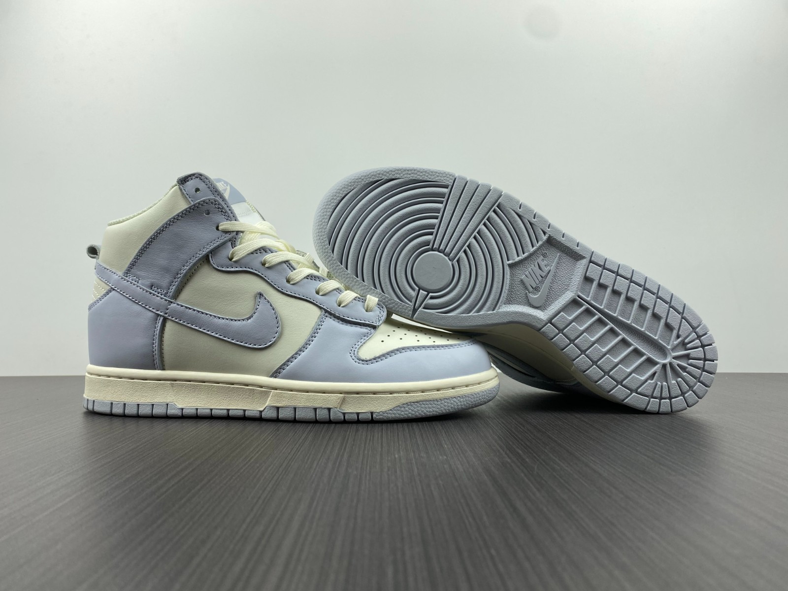 WMNS DUNK HIGH 