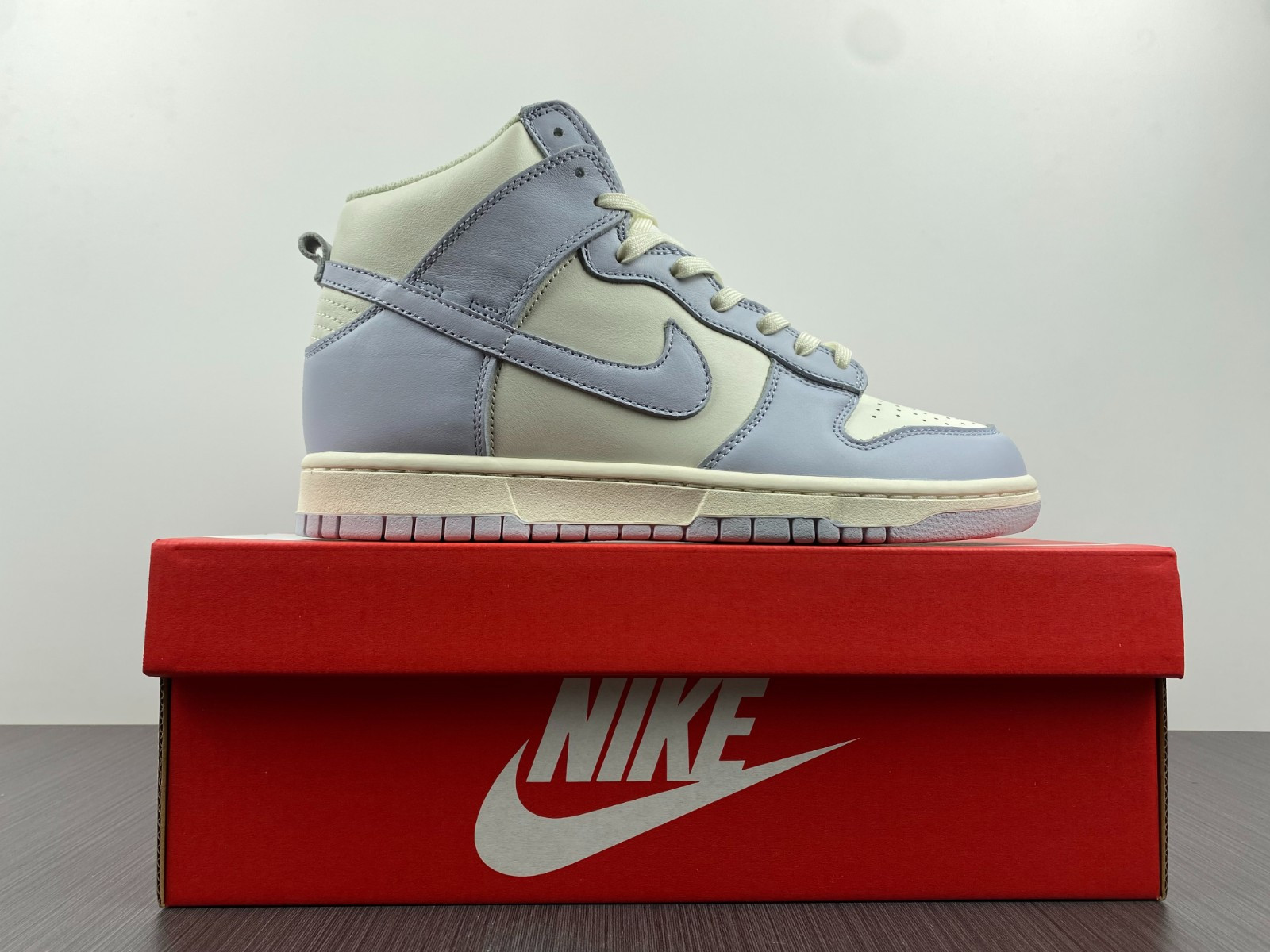 WMNS DUNK HIGH 