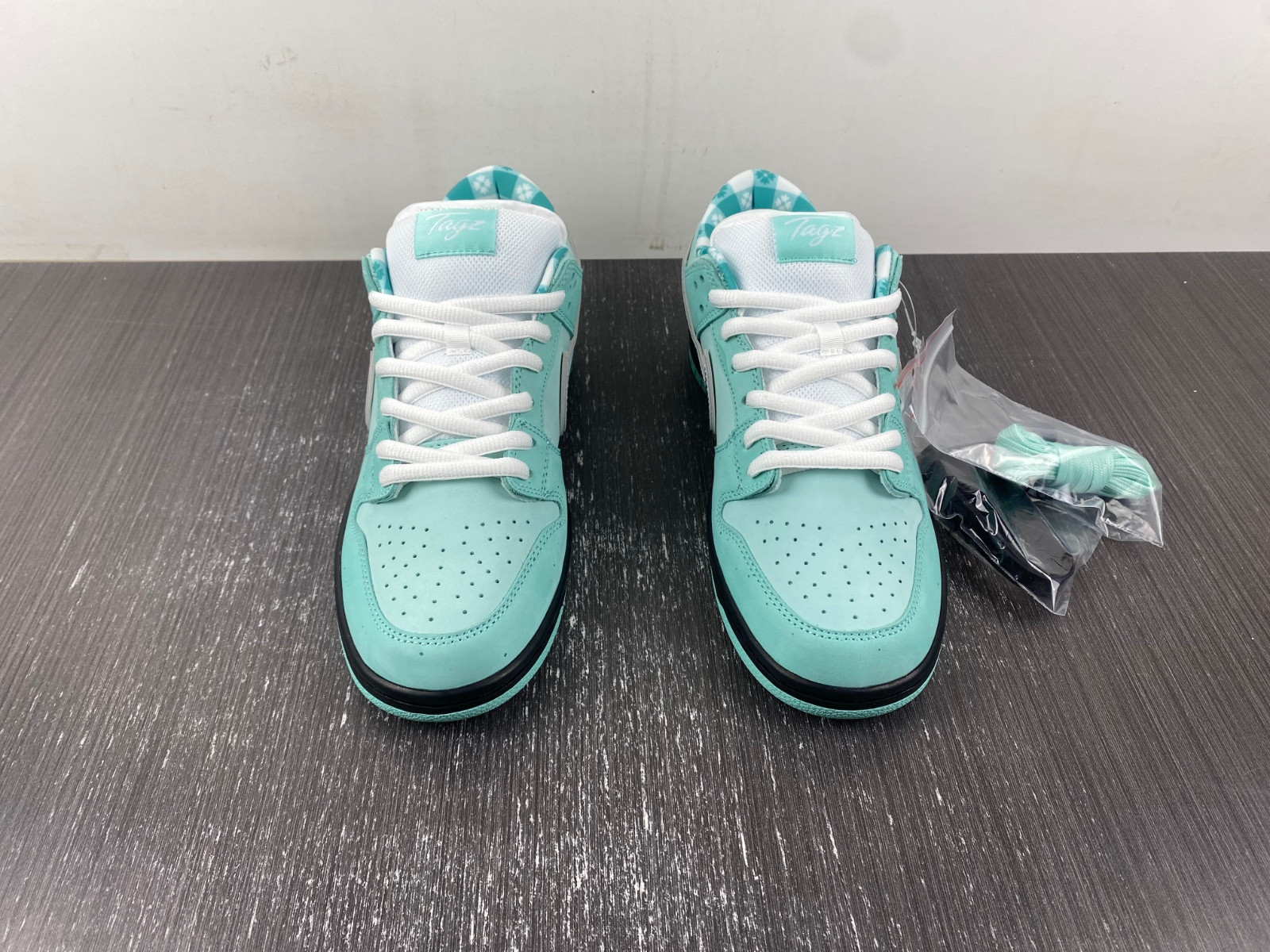 concepts x T*f*ny co. x nike sb dunk low bv1310-402
