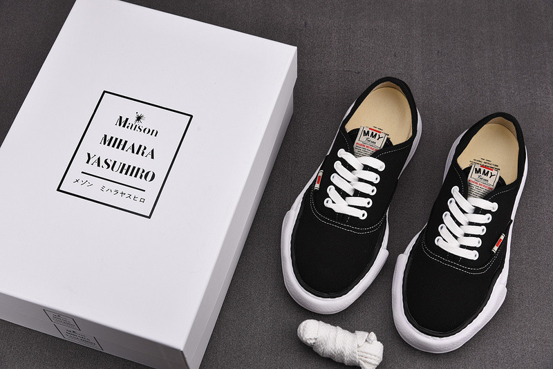 MAISON MIHARA SNEAKERS