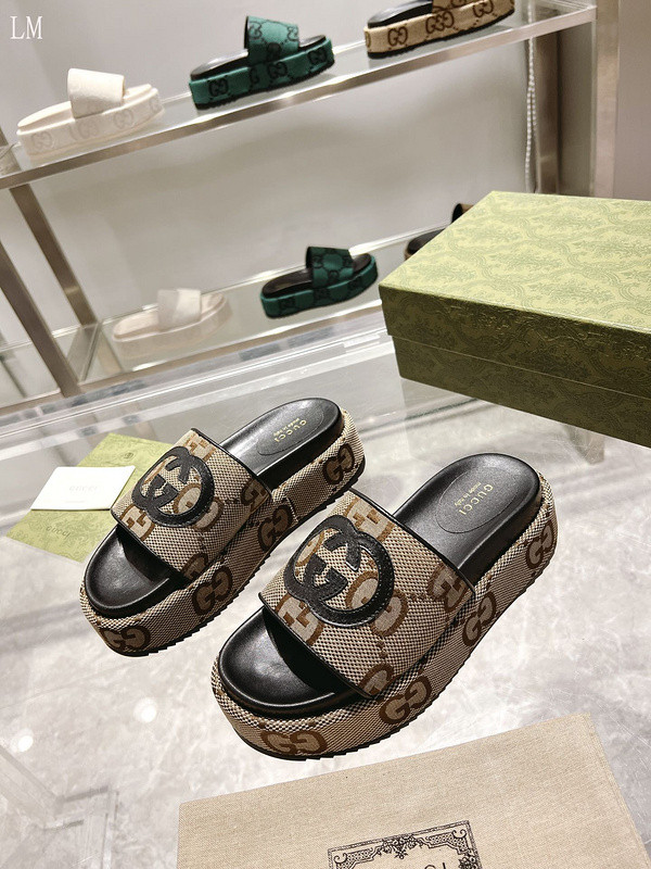 GUC LEATHER SLIDE