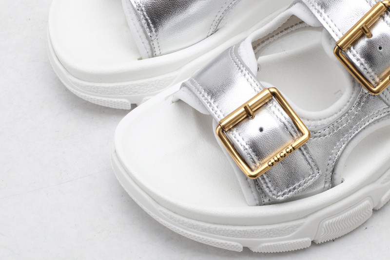 GUC LEATHER SLIDE
