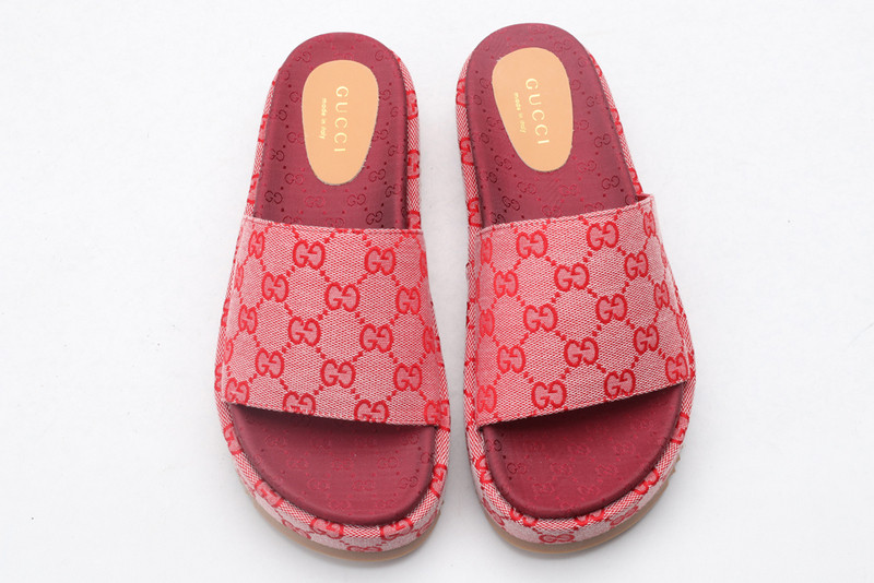 GUC LEATHER SLIDE