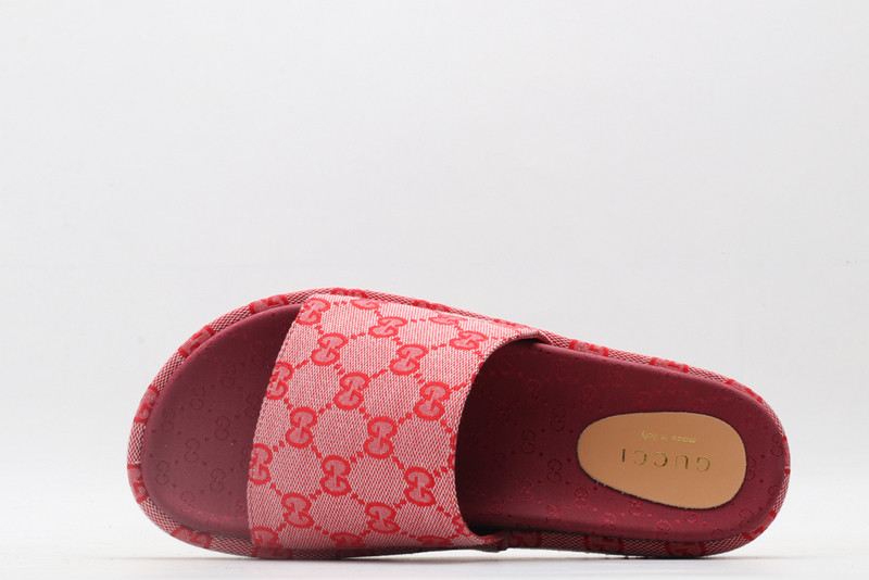 GUC LEATHER SLIDE