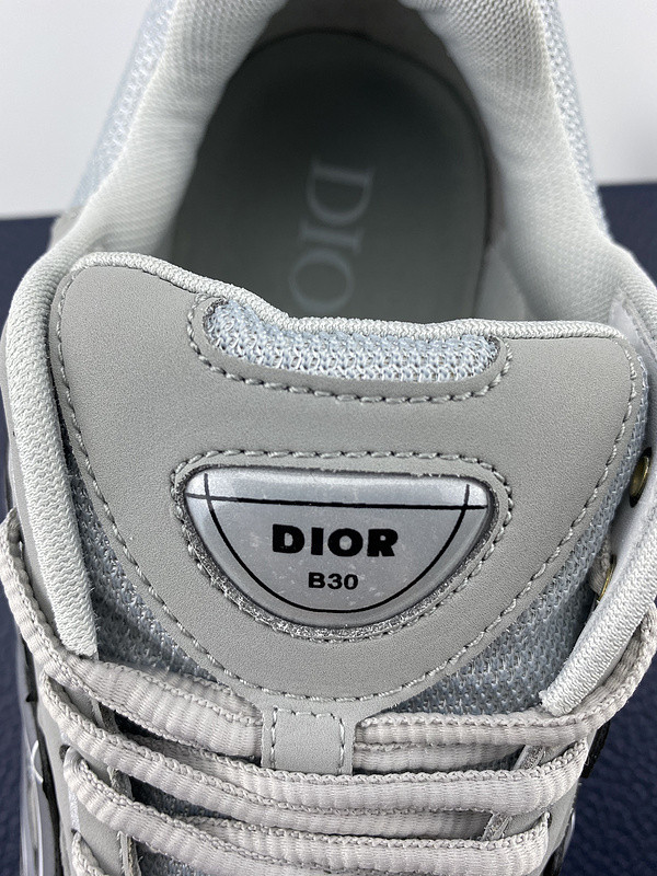 DR B30 SNEAKER