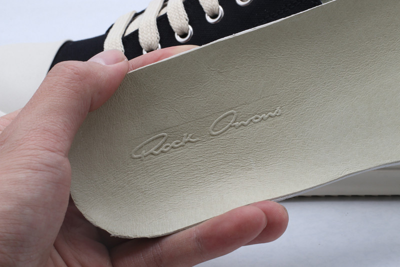 RICK 0WENS SNEAKERS