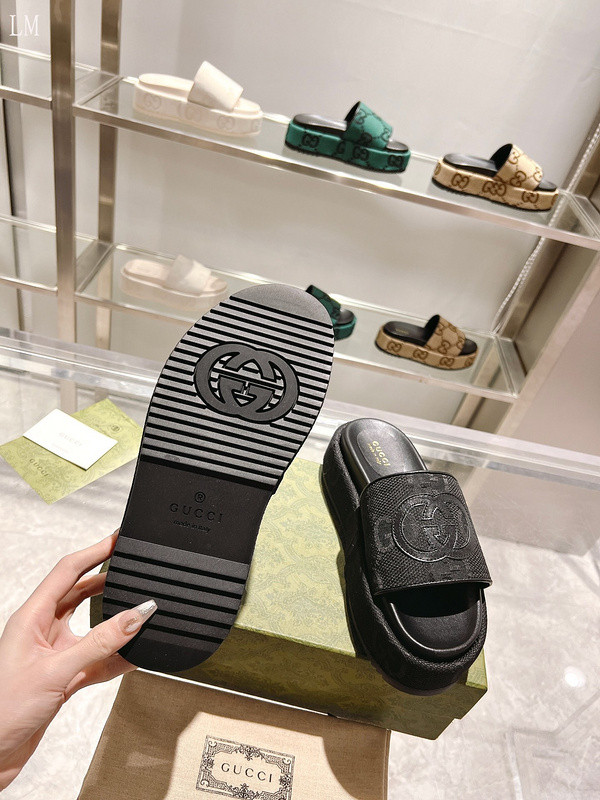 GUC LEATHER SLIDE