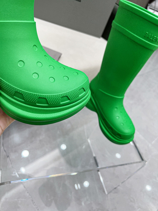 Ba*len*cia*ga x crocs boot green