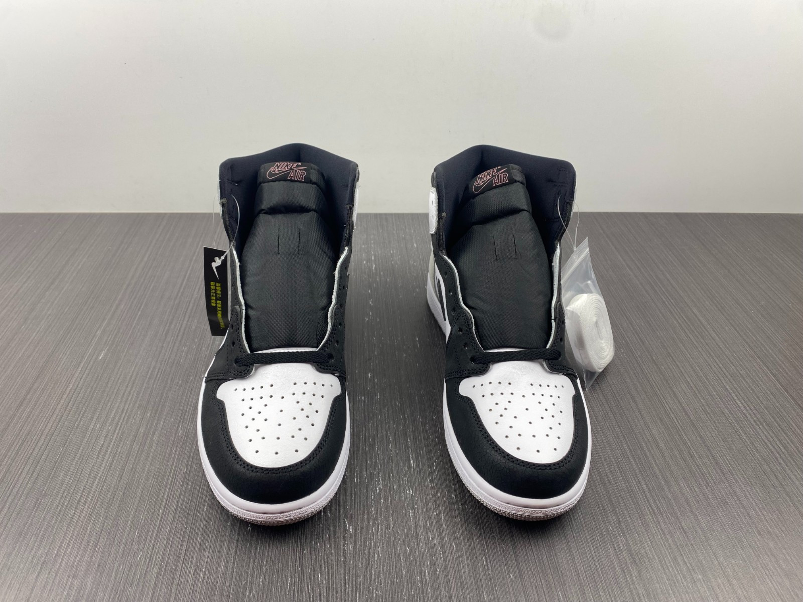 Air Jordan 1 Retro High OG Stage Haze 555088-108