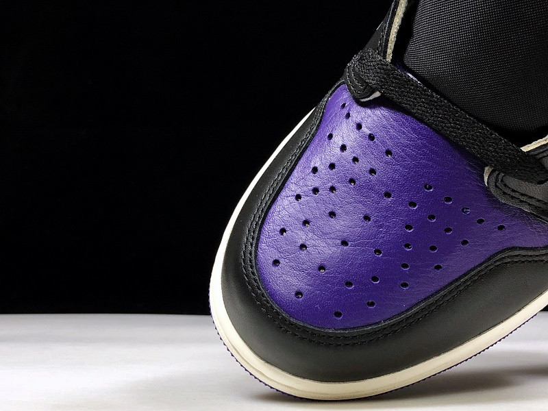 AIR JORDAN 1 RETRO HIGH OG COURT PURPLE 555088-501