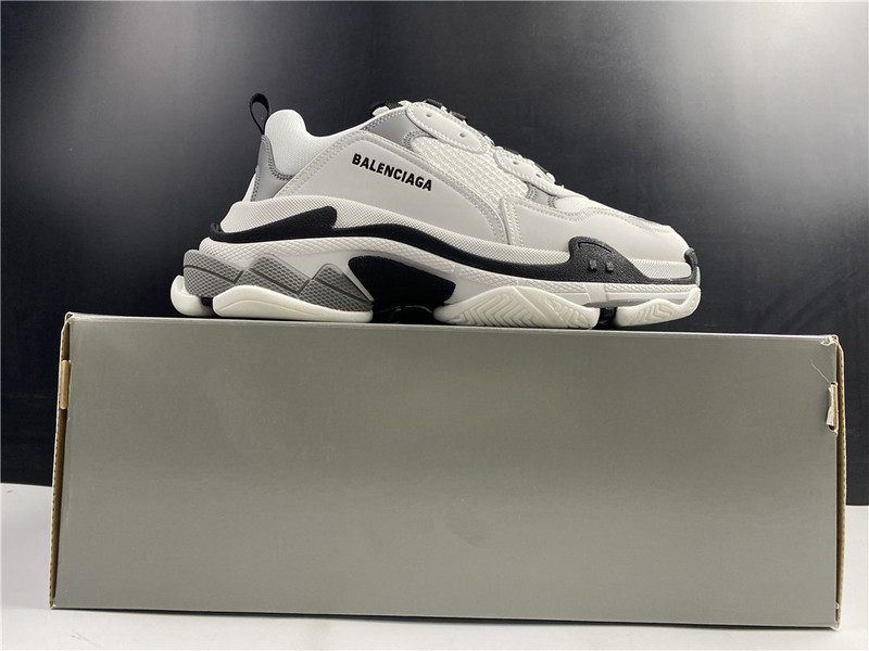 Ba*len*cia*ga gray sneaker 536737 w0901 9089