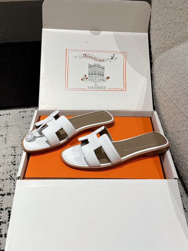 H*rmes Sandals