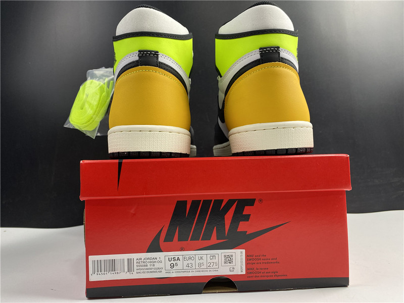 Air Jordan 1 High OG “University Gold” 555088-118