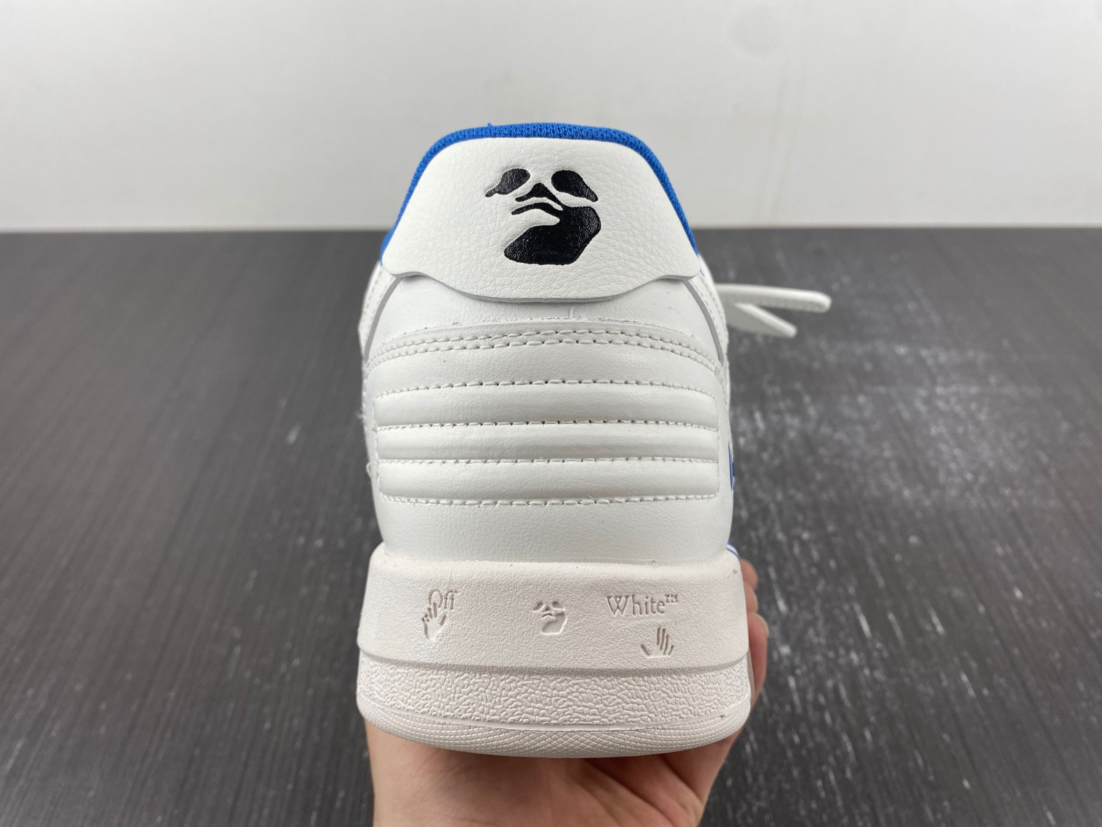 Off-White c/o Virgil Abloh