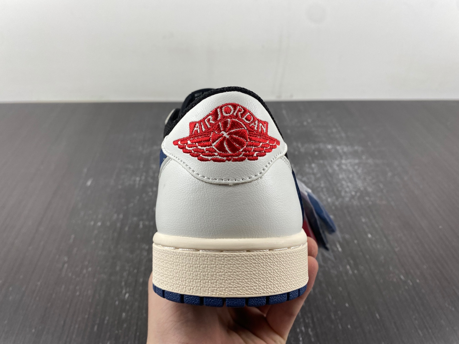 Travis Scott x Fragment Design DM7866-713