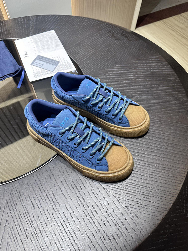 DR B33 SNEAKER