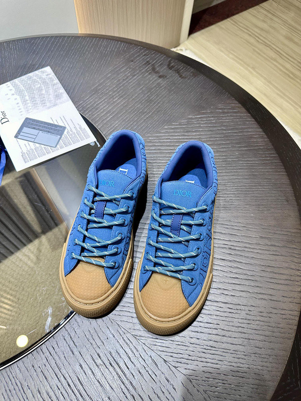 DR B33 SNEAKER