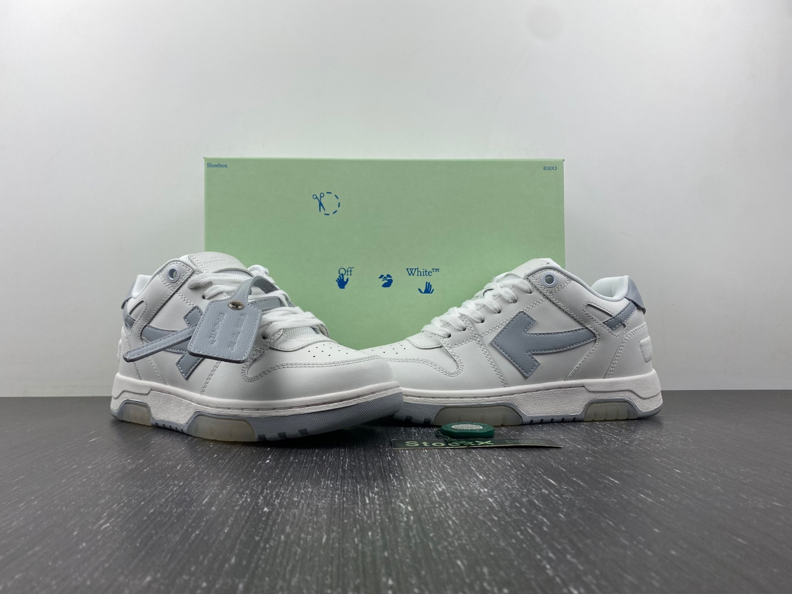 Off-White c/o Virgil Abloh