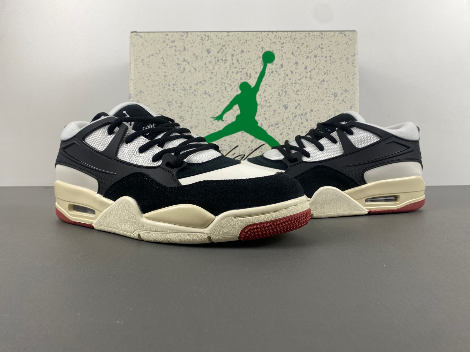 Air Jordan 4 RM 