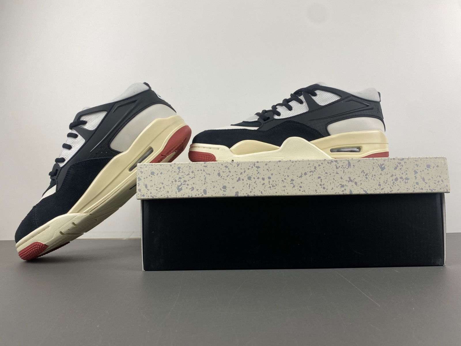 Air Jordan 4 RM 