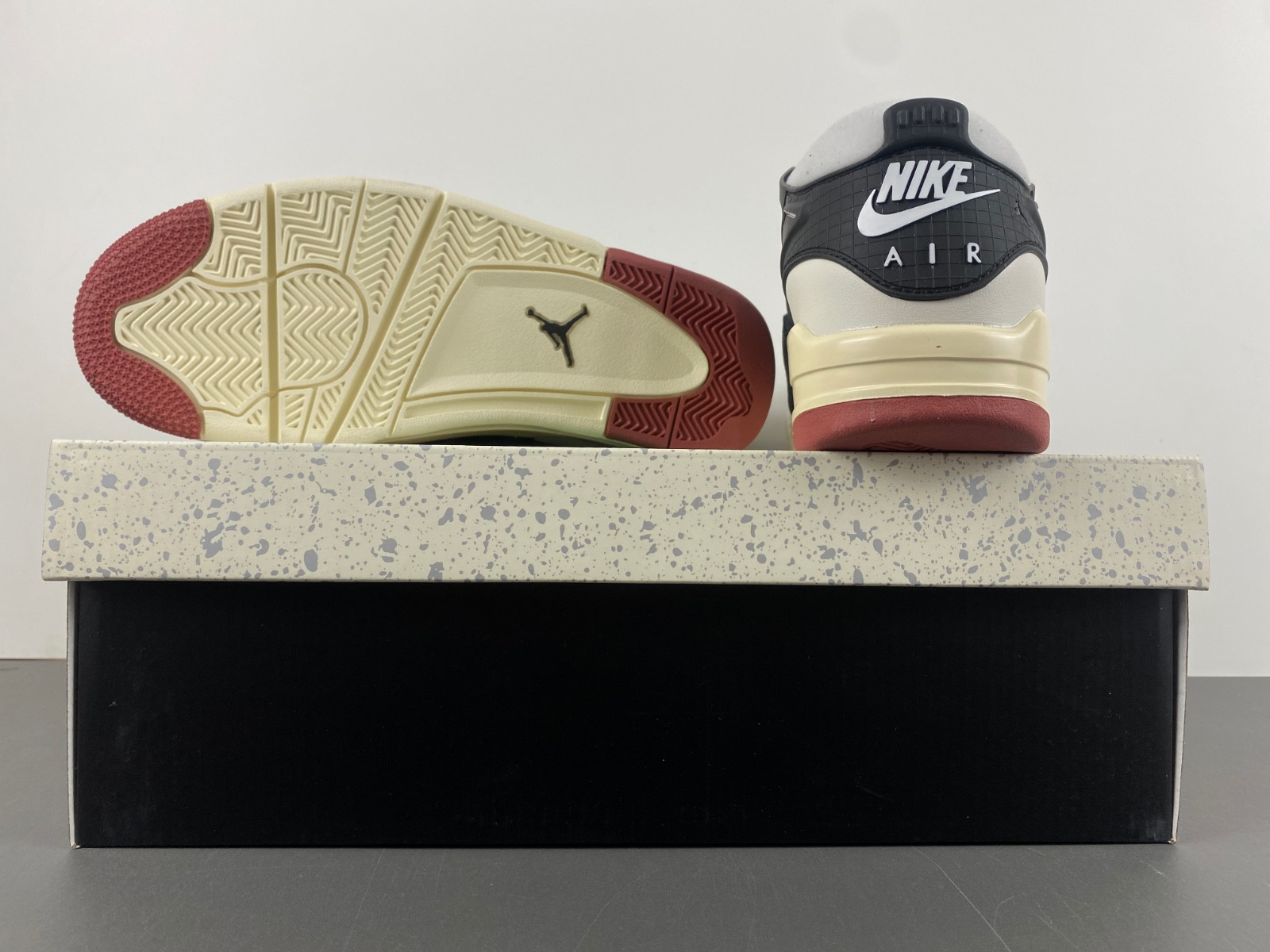 Air Jordan 4 RM 