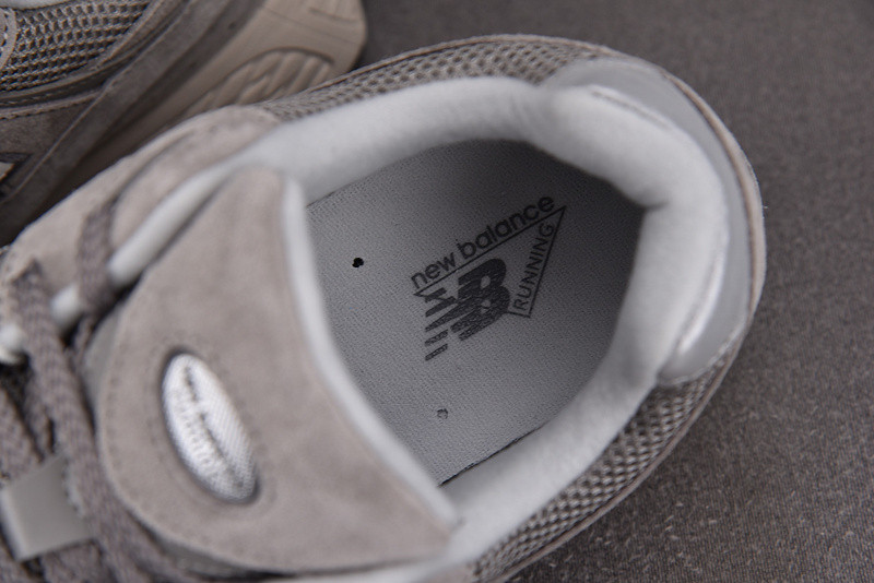 New Balance 2002R 