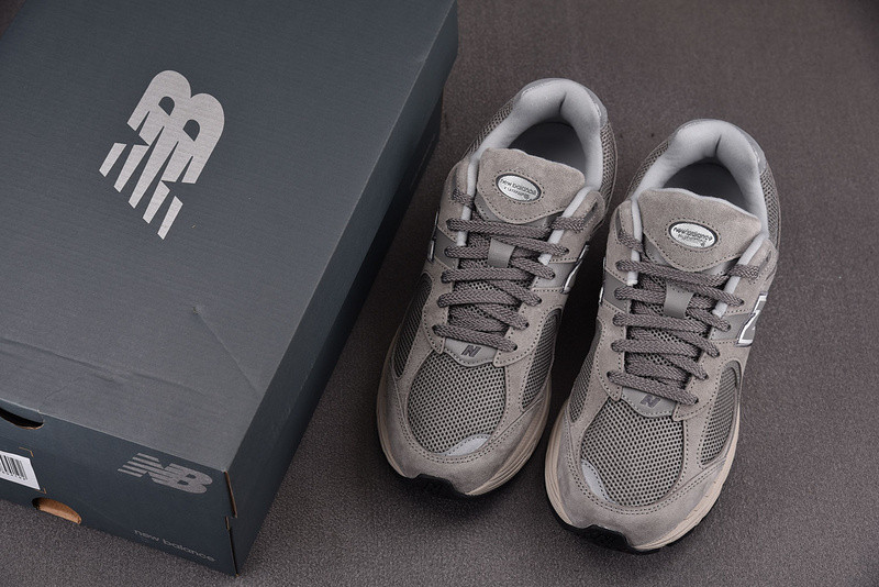 New Balance 2002R 