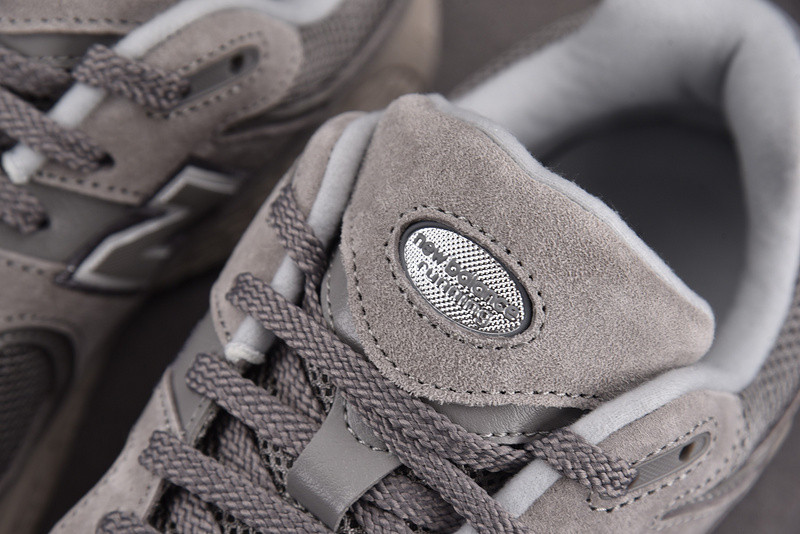 New Balance 2002R 