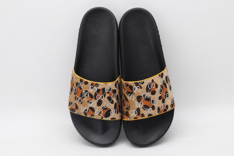GUC LEATHER SLIDE