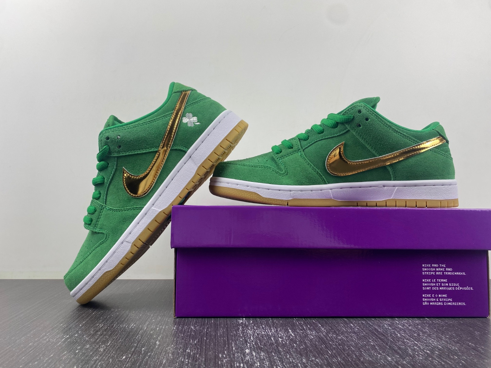 Dunk Low SB 