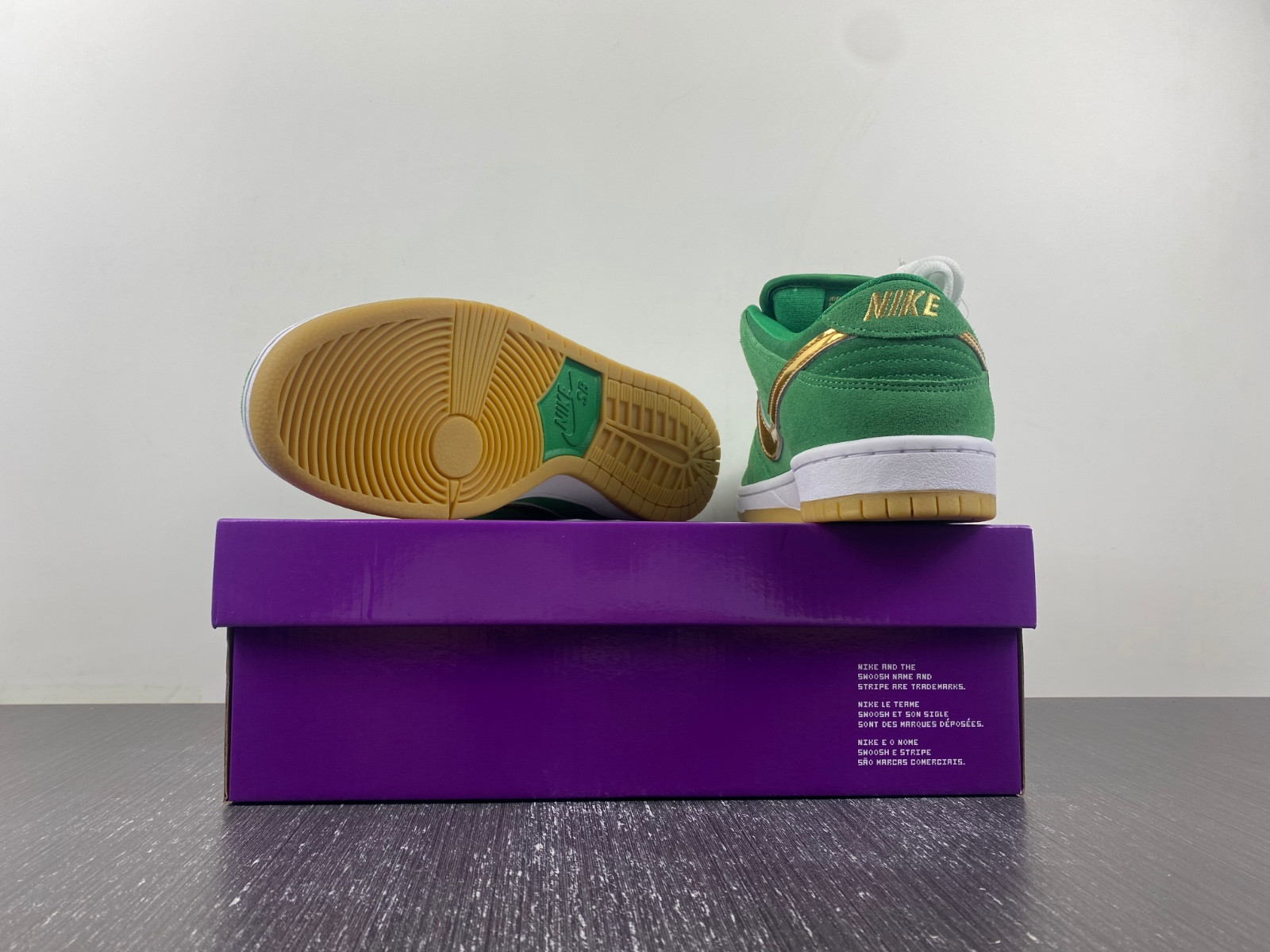 Dunk Low SB 