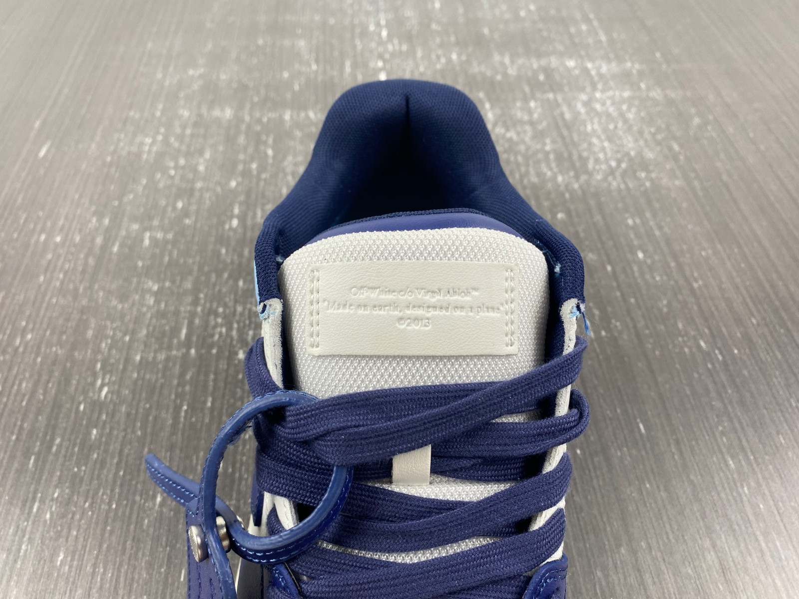 Off-White c/o Virgil Abloh