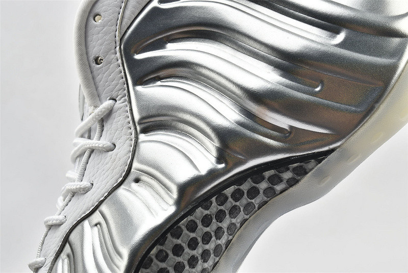 Nike Air Foamposite One Chrome White AA3963-100