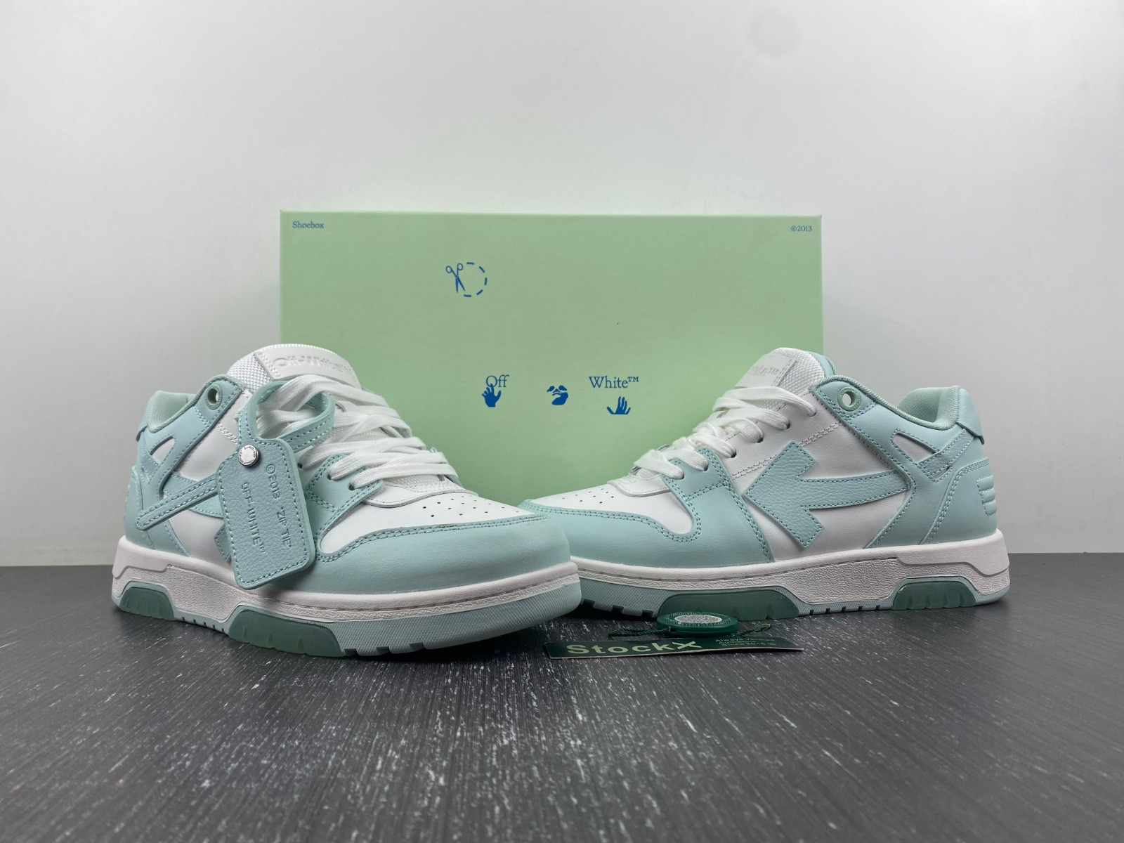 Off-White c/o Virgil Abloh