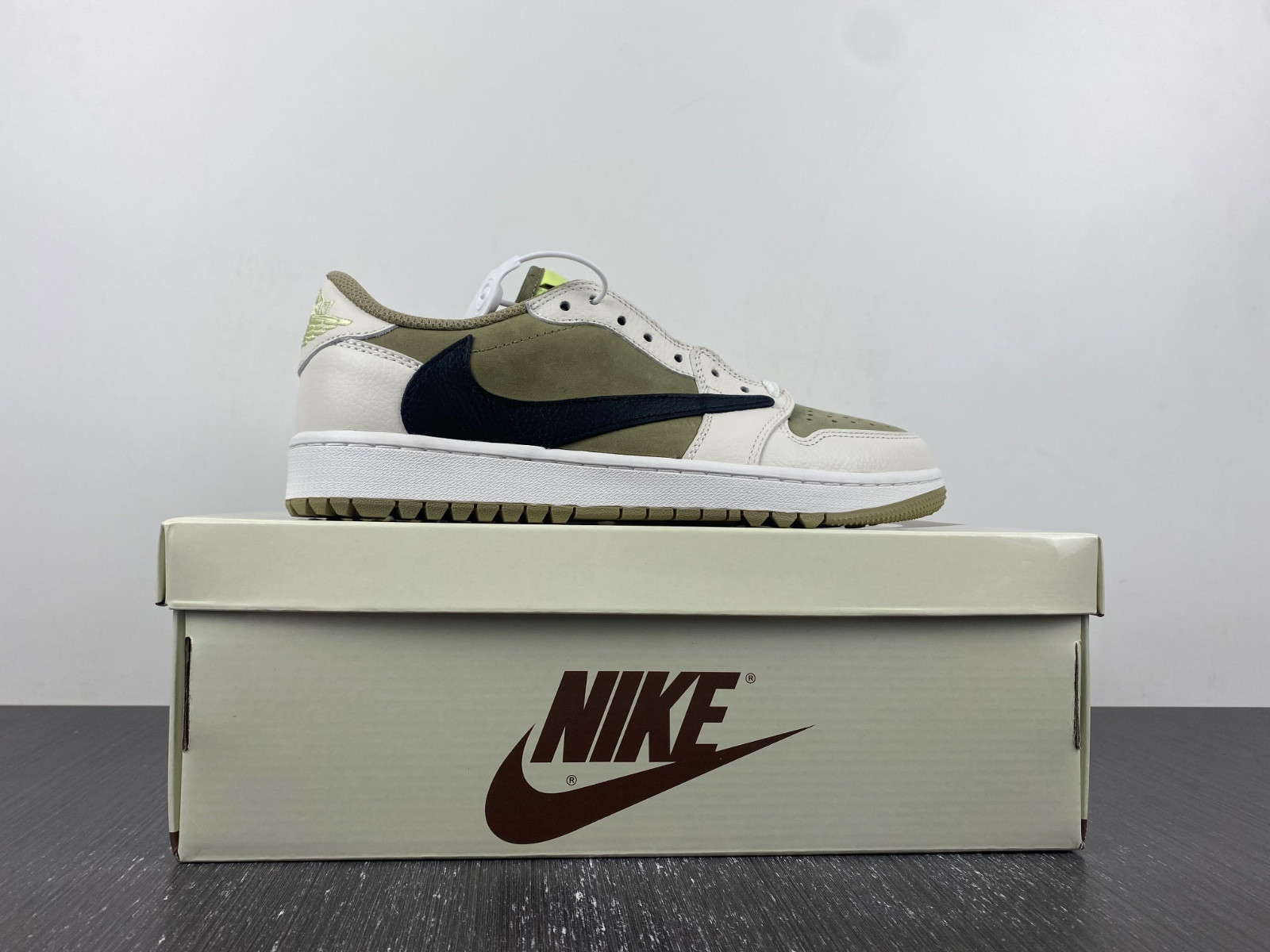 Travis Scott x Air Jordan 1 Low Golf FZ3124-200