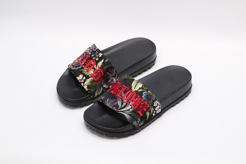 GUC LEATHER SLIDE