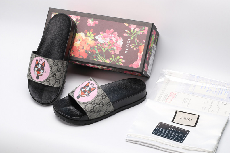 GUC LEATHER SLIDE