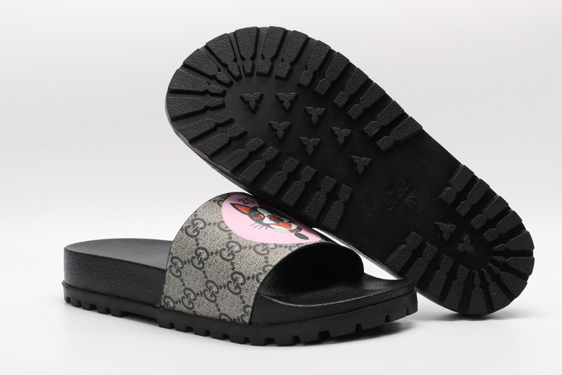 GUC LEATHER SLIDE