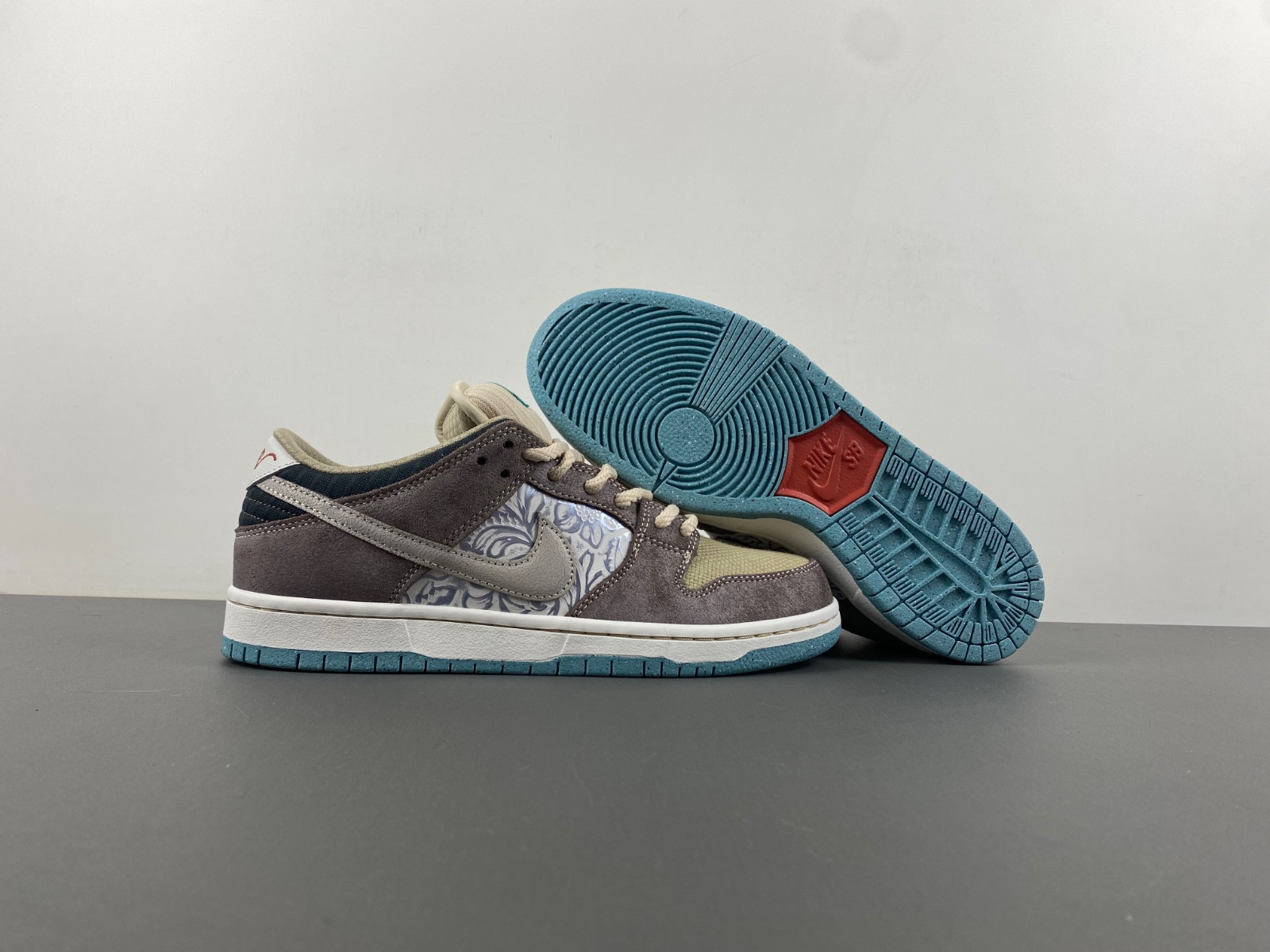 Dunk Low SB 