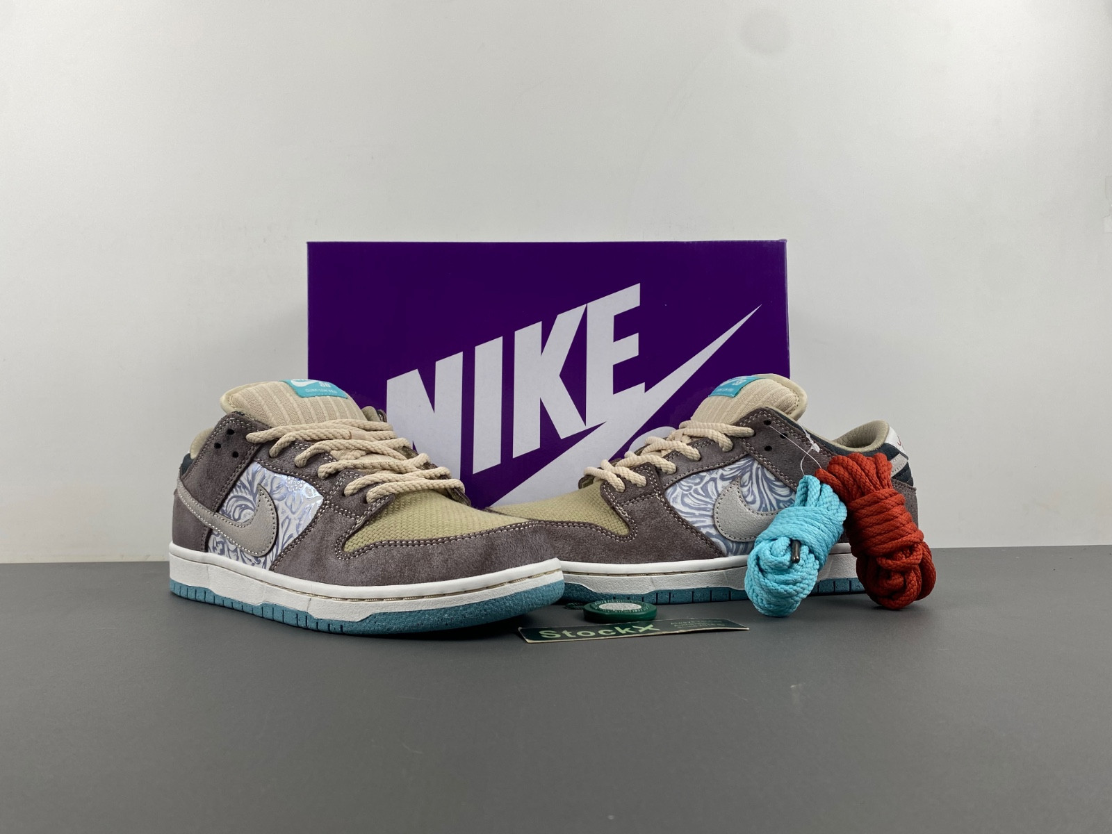 Dunk Low SB 