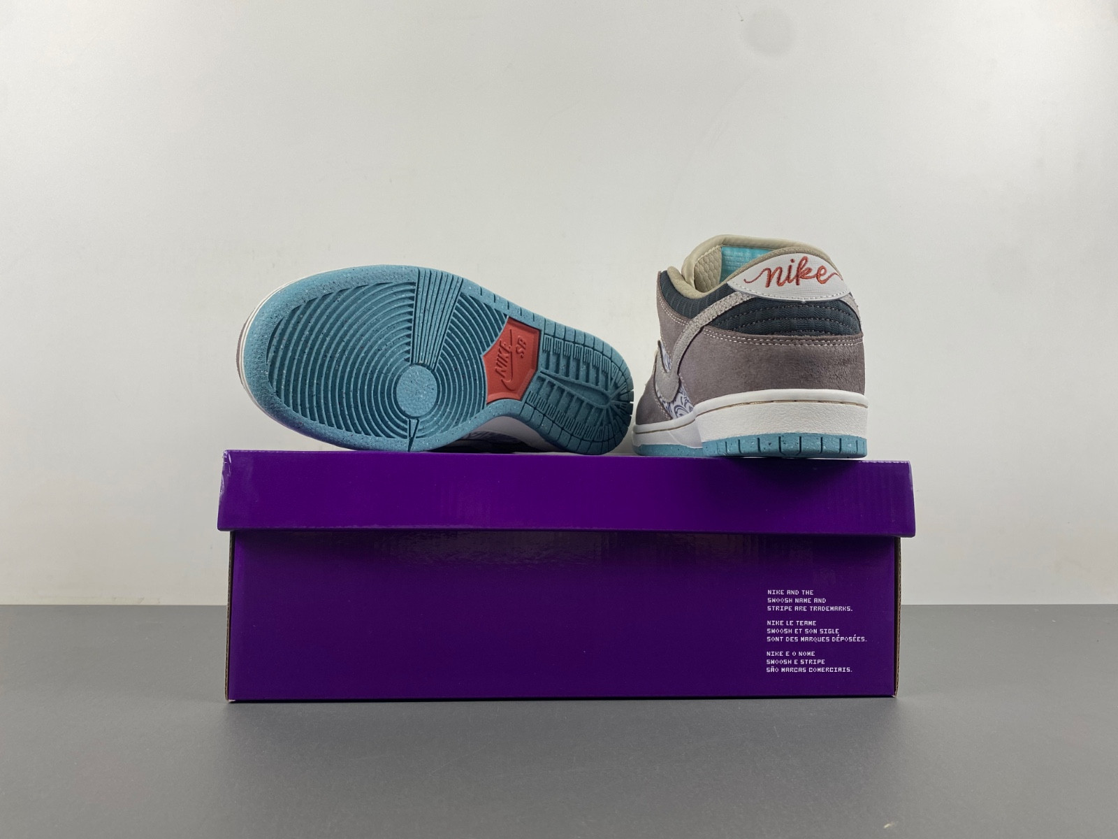 Dunk Low SB 