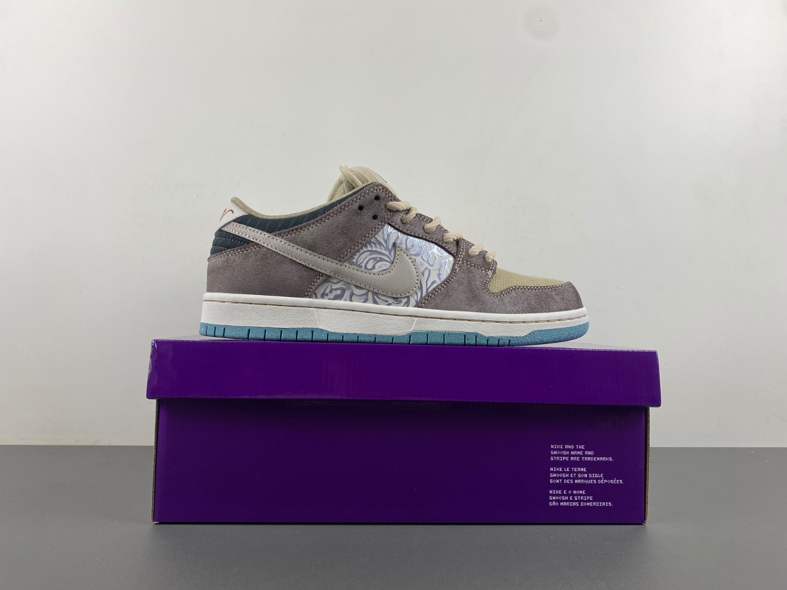 Dunk Low SB 