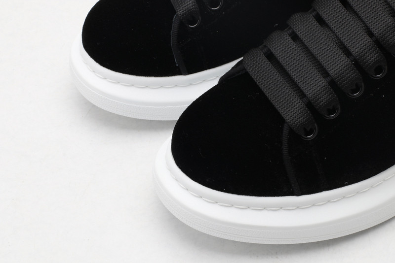 ALEXANDER MCQUEEN SNEAKER