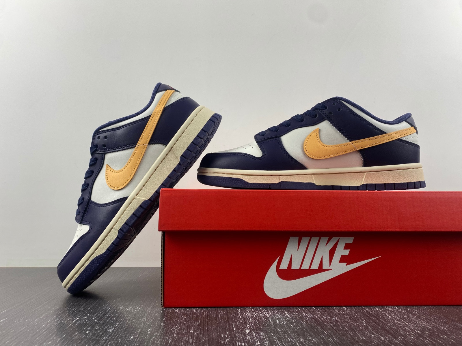Nike Dunk Low 